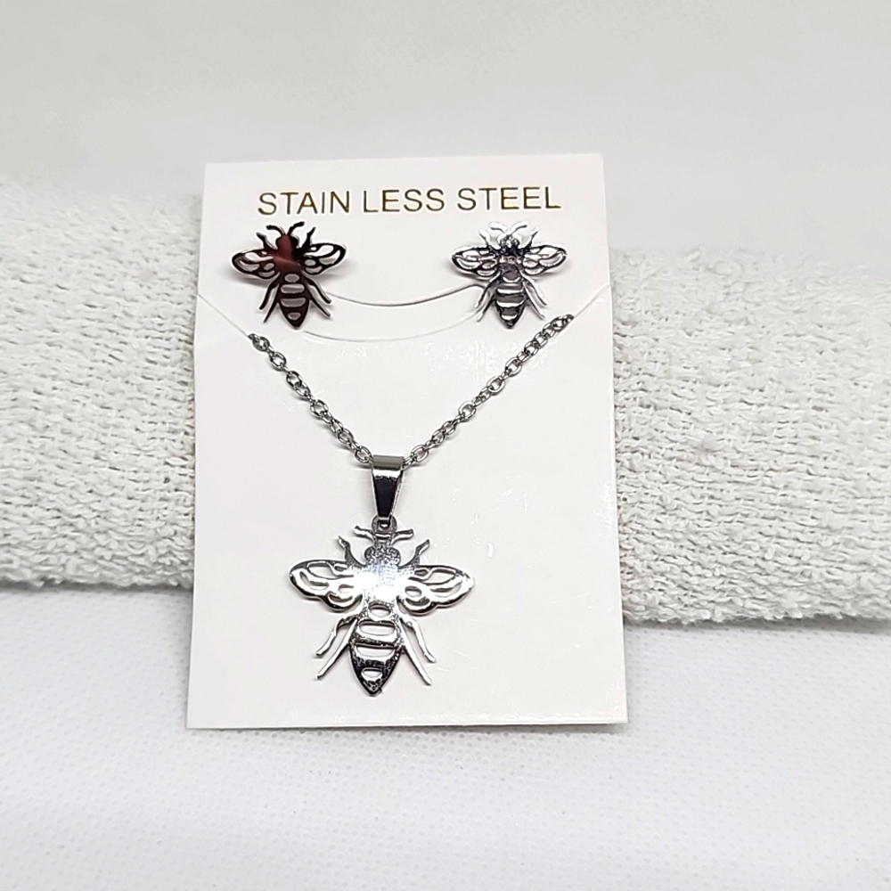 Stainless Steel bee 🐝 necklace / earrings set